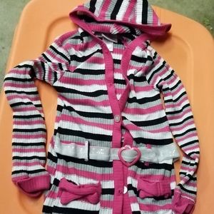 3/20 Adorable girls size 6 sweater hoodie